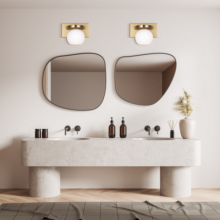 Canarm - IVL1169A01GDP - One Light Vanity - Monroe - Gold