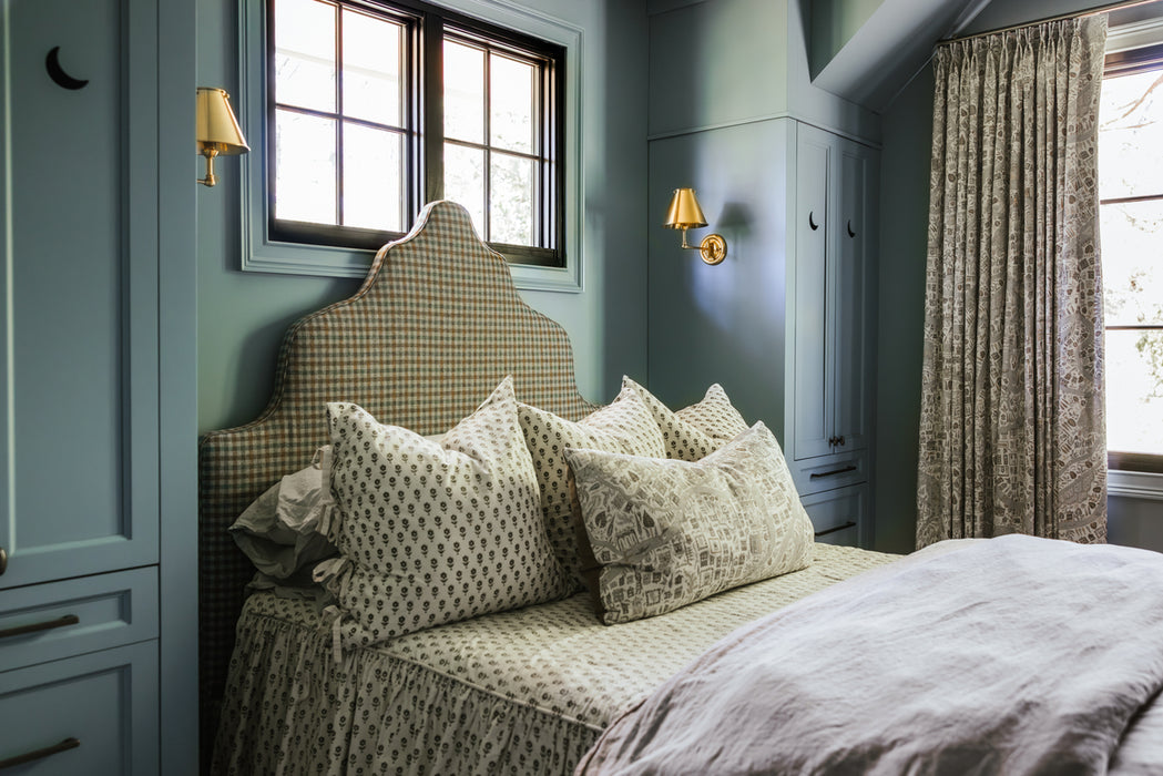 Classic No.1 One Light Wall Sconce Aged Brass-Sconces-Hudson Valley-Lighting Design Store