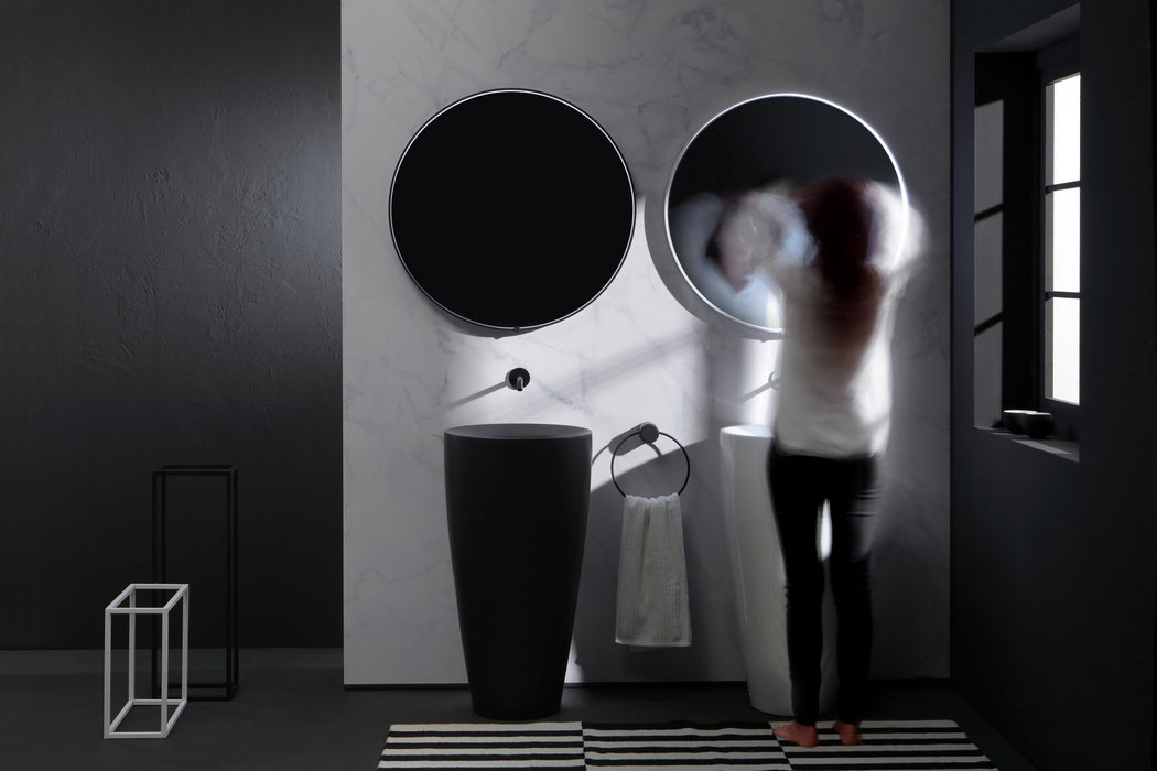 Quorum - 3-0201-15 - LED Mirror - Avior Round - Black n/a
