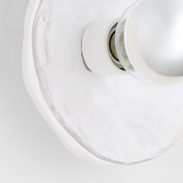 Quorum - 53-8-0847 - One Light Wall Sconce - Del Rey - Brushed Brass|Studio White