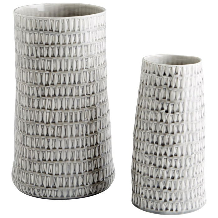 Cyan - 10913 - Vase - Oyster Silver