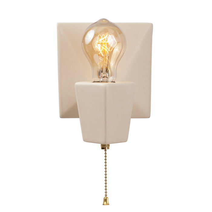 Justice Designs - CER-7011-MAT-BRSS - One Light Wall Sconce - American Classics - Matte White